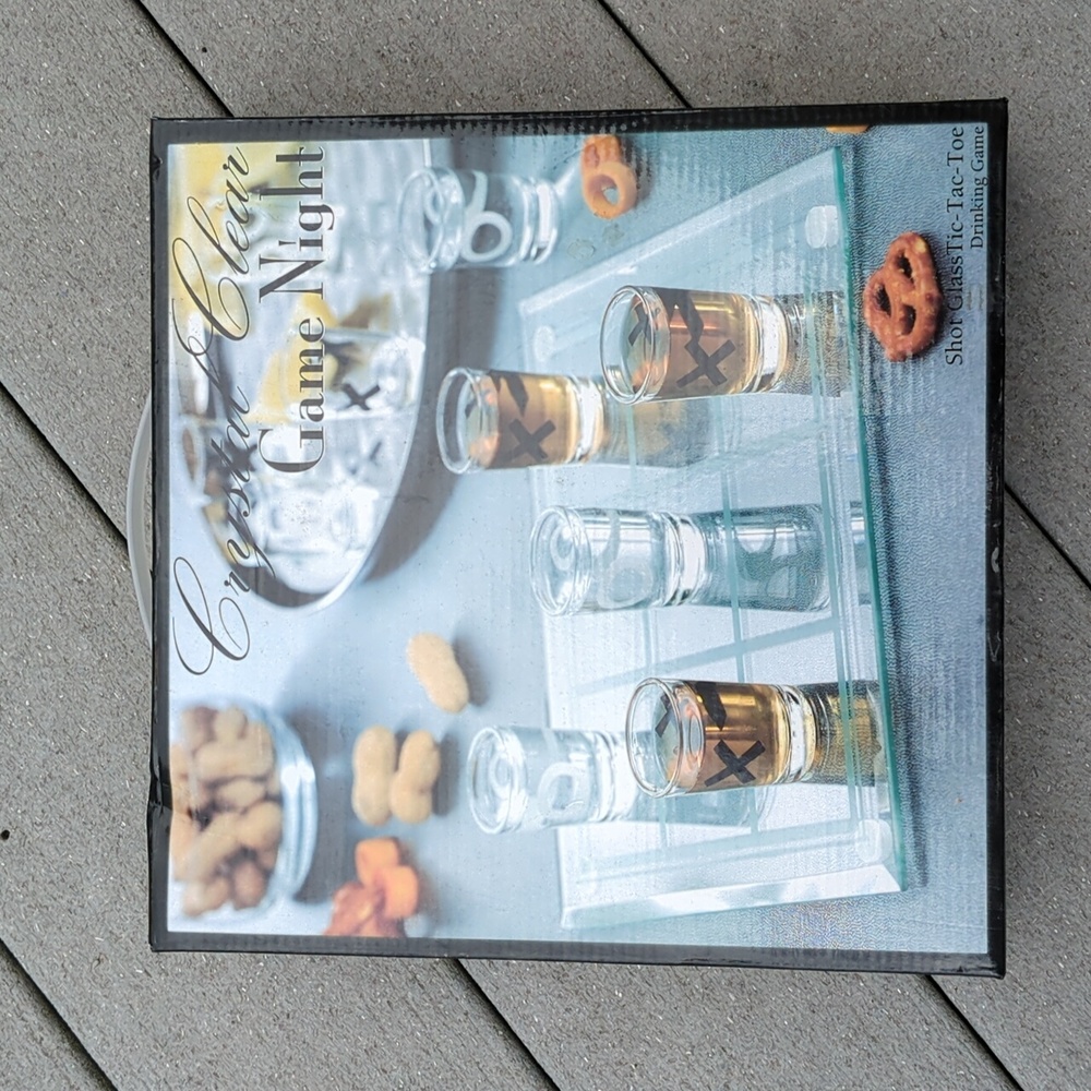 NWT Crystal Clear Game Night Shot Glass Tic Tac Toe
